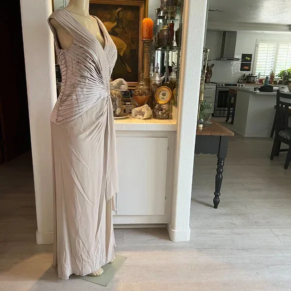 TADASHI Collection GOWN - Picture 5 of 10